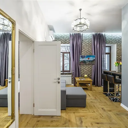 Pushkinskaya Apartments Kyiv Exterior photo