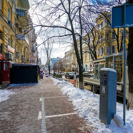Pushkinskaya Apartments Kyiv Exterior photo