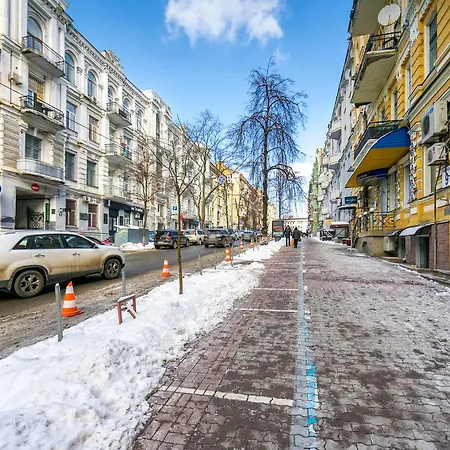 Pushkinskaya Apartments Kyiv Exterior photo